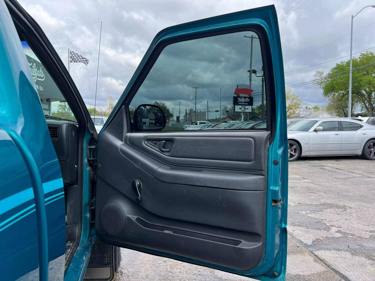 Chevrolet-S-10-pickup-1995-2