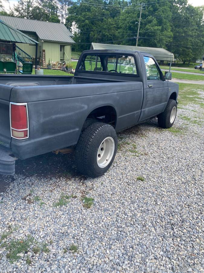Chevrolet-S10-1988-black-3