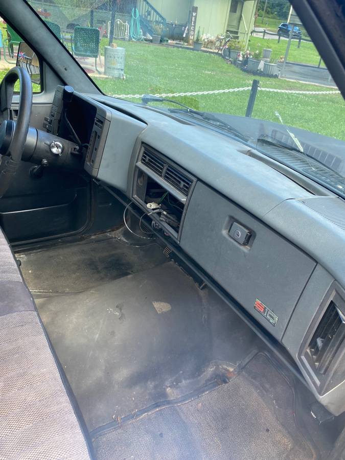 Chevrolet-S10-1988-black-5