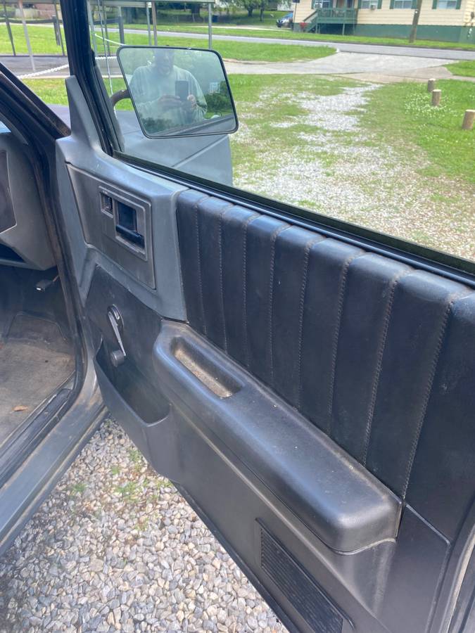 Chevrolet-S10-1988-black-6