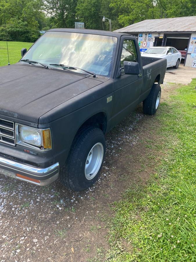 Chevrolet-S10-1988-black
