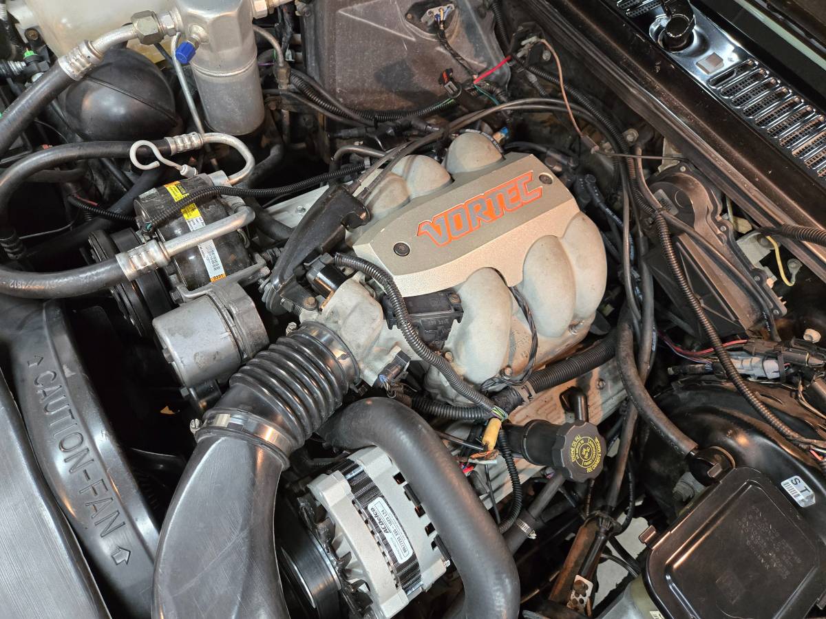 Chevrolet-S10-blazer-4x4-1993-black-12