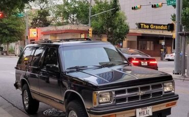 Chevrolet-S10-blazer-4x4-1993-black-21