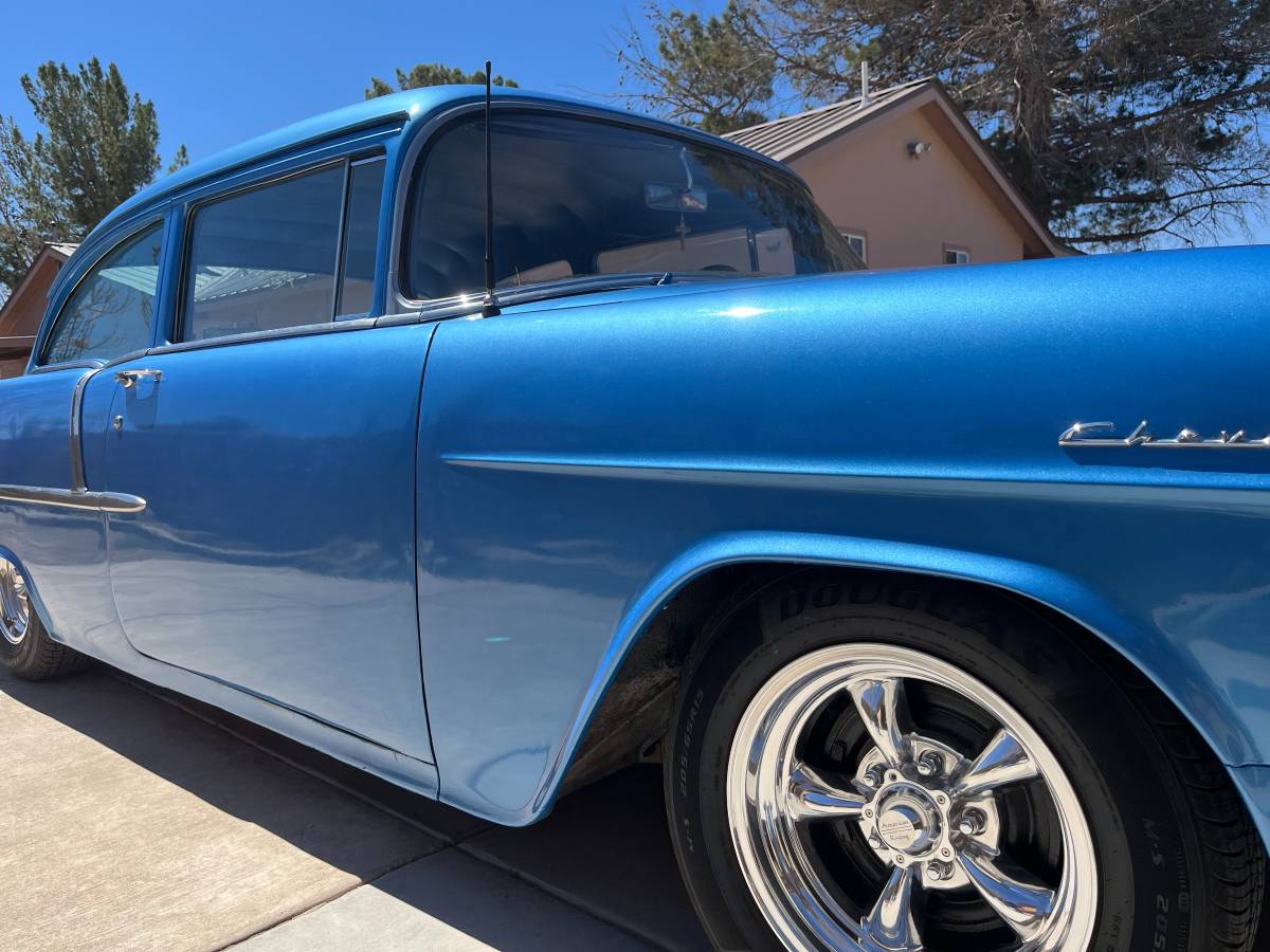 Chevrolet-Sedan-1955-blue-2