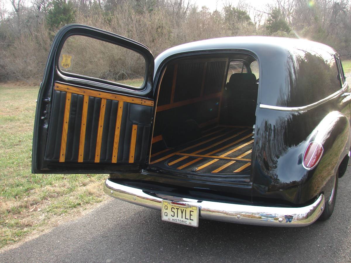 Chevrolet-Sedan-delivery-1952-black-16