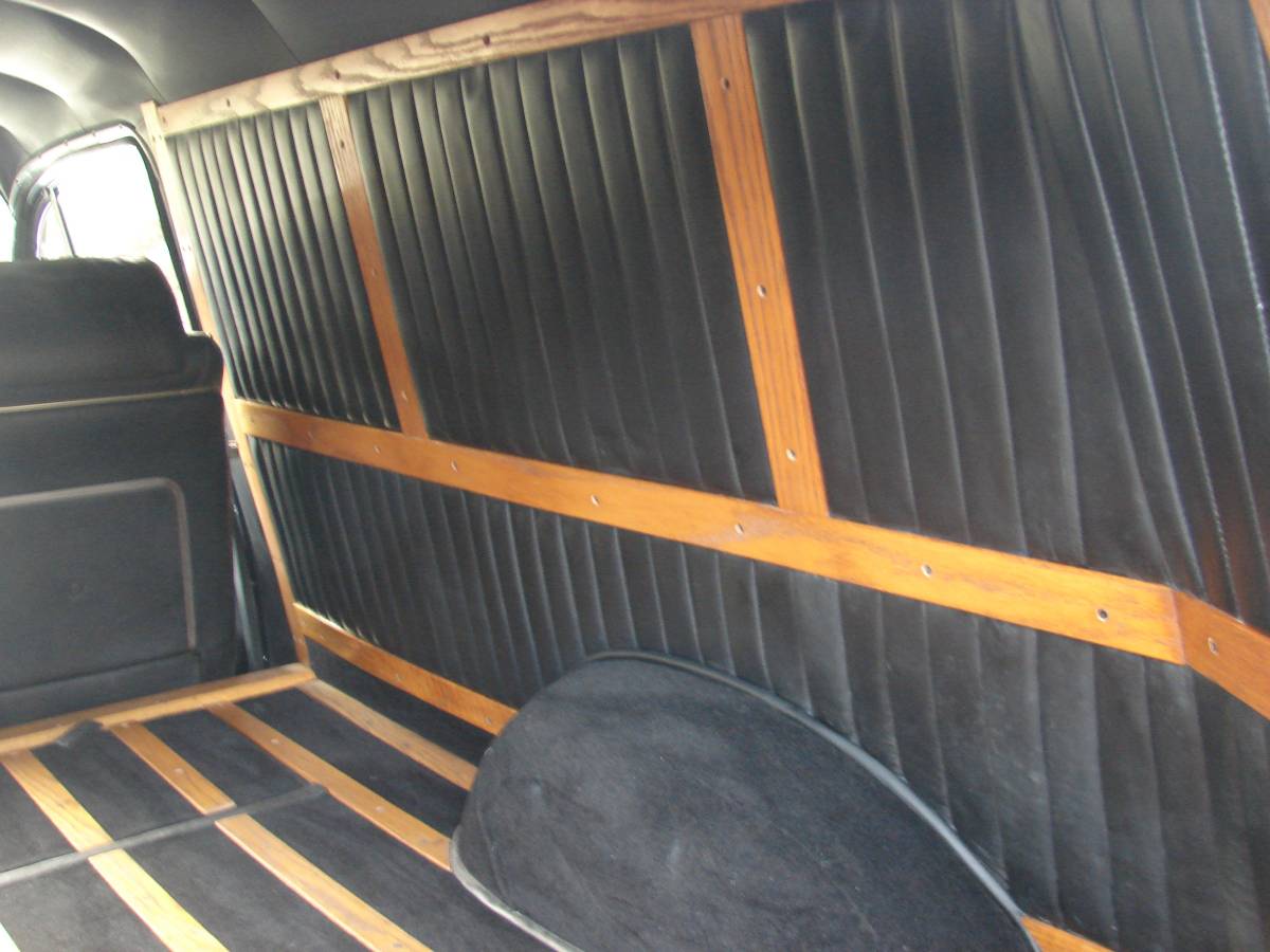 Chevrolet-Sedan-delivery-1952-black-18