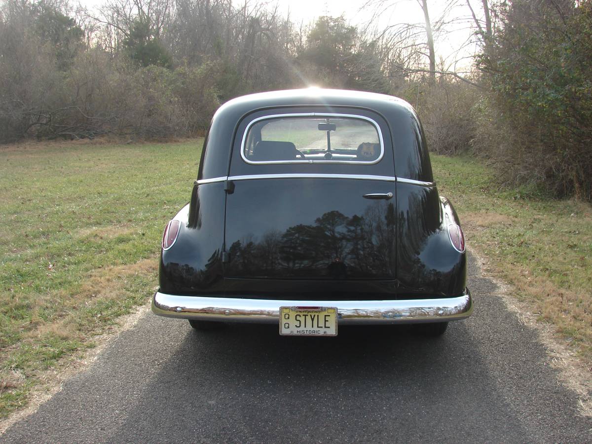 Chevrolet-Sedan-delivery-1952-black-2