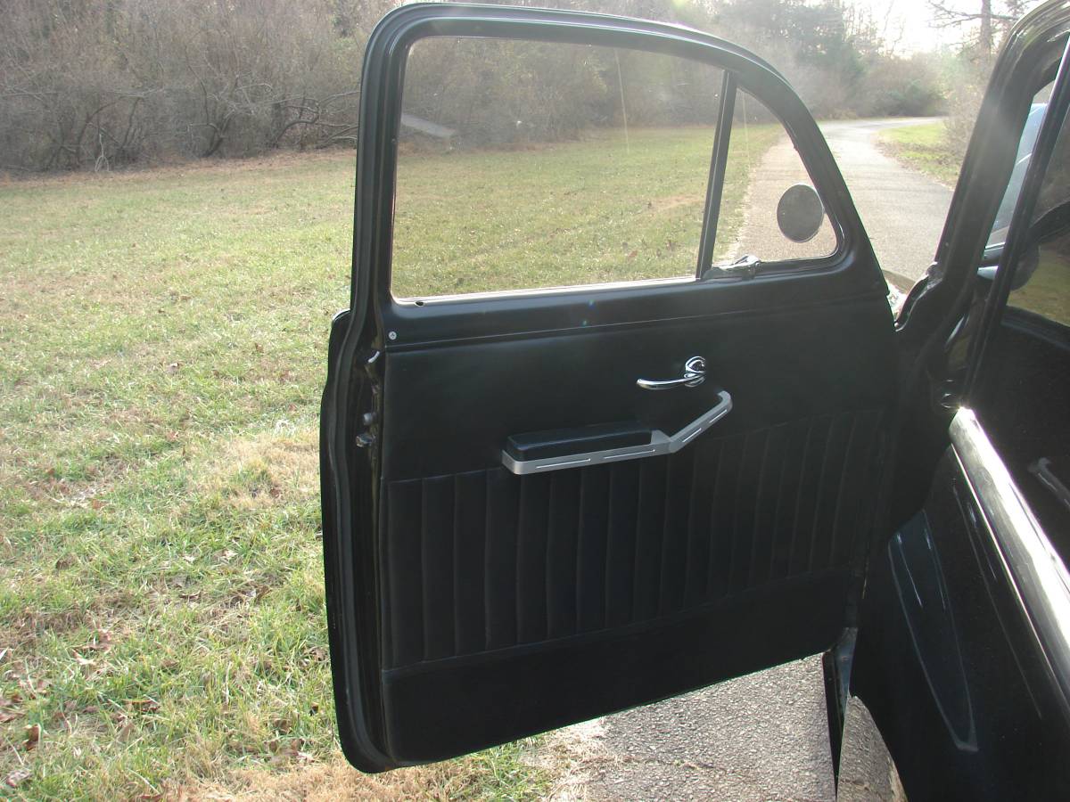 Chevrolet-Sedan-delivery-1952-black-20