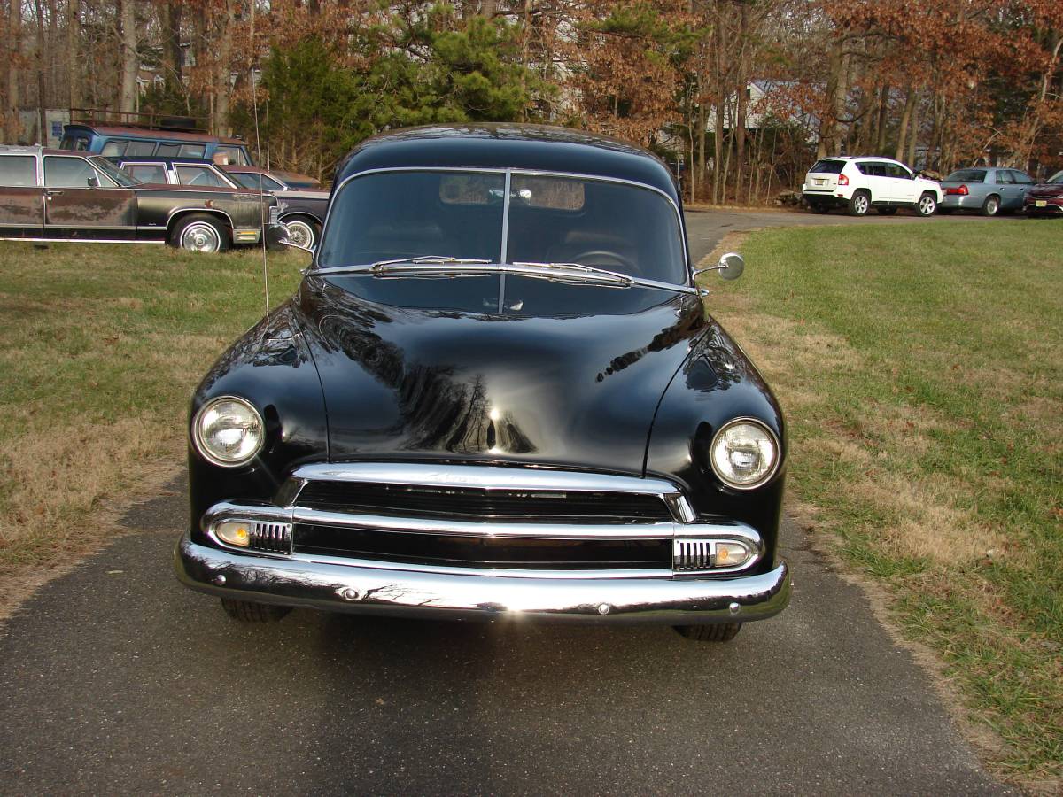 Chevrolet-Sedan-delivery-1952-black-3