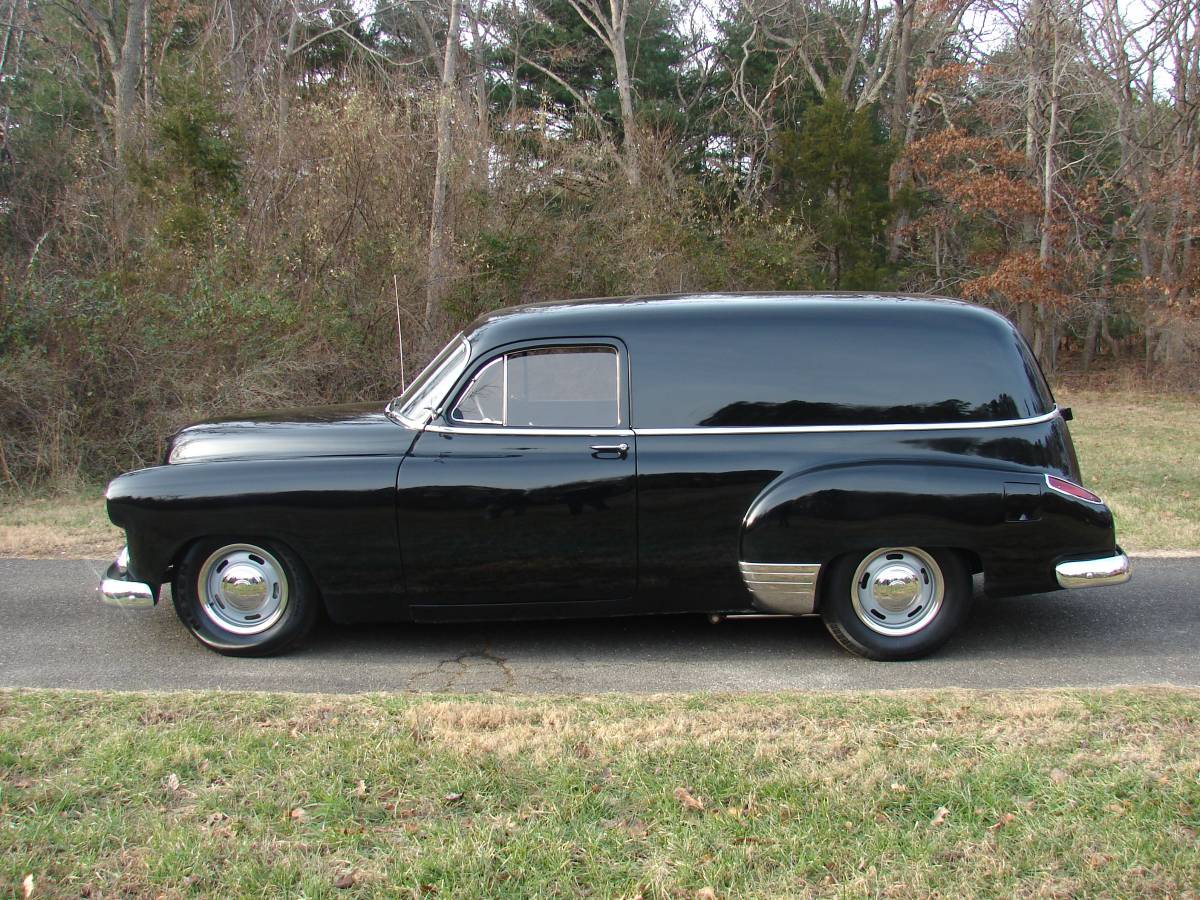 Chevrolet-Sedan-delivery-1952-black-4