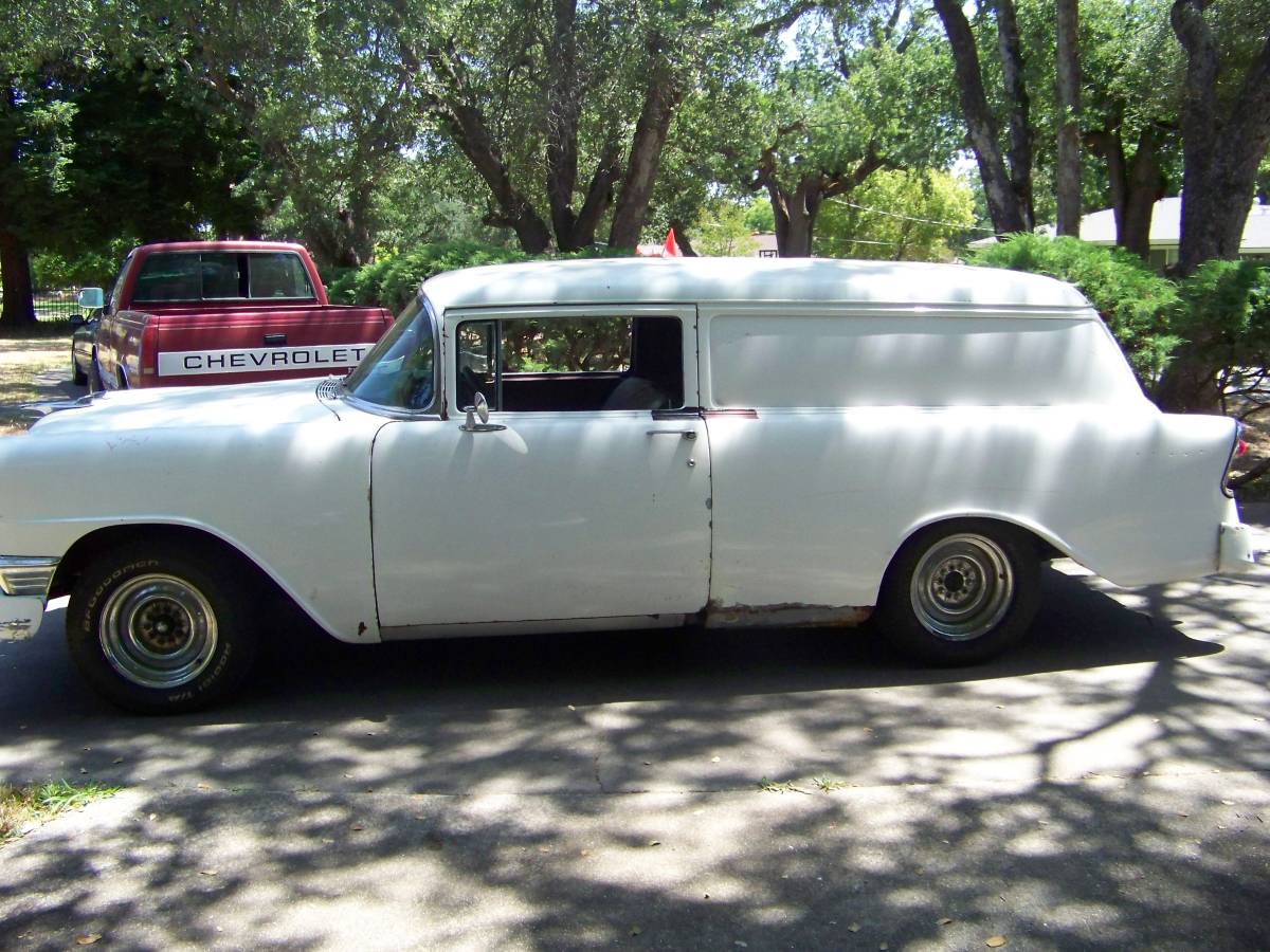 Chevrolet-Sedan-delivery-1956-5