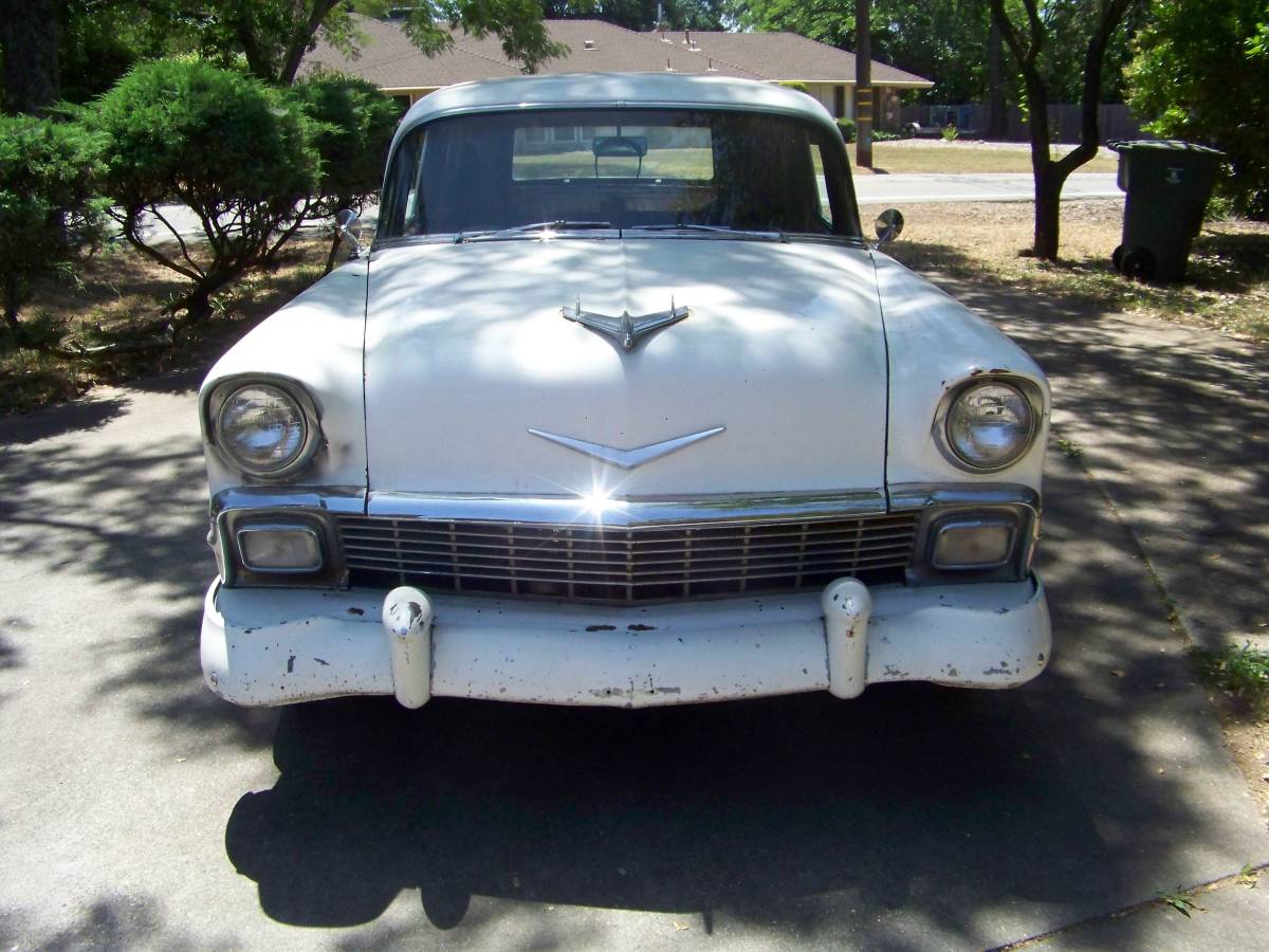Chevrolet-Sedan-delivery-1956