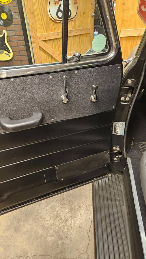 Chevrolet-Short-bed-pickup-1951-green-10