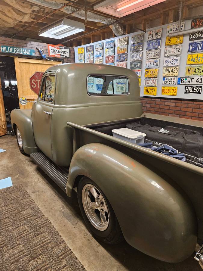Chevrolet-Short-bed-pickup-1951-green-18