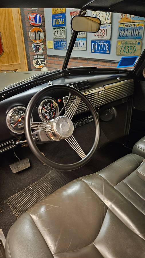 Chevrolet-Short-bed-pickup-1951-green-4