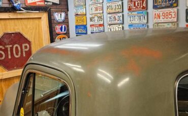 Chevrolet-Short-bed-pickup-1951-green-9