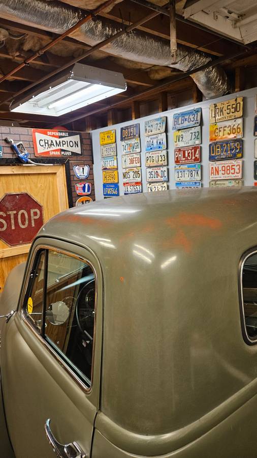 Chevrolet-Short-bed-pickup-1951-green-9