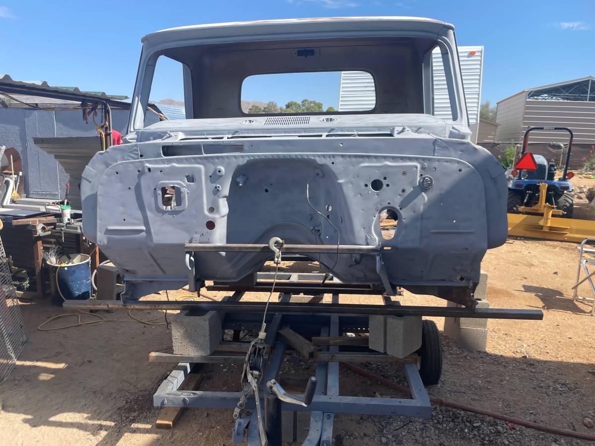 Chevrolet-Short-bed-step-side-1966-grey-11