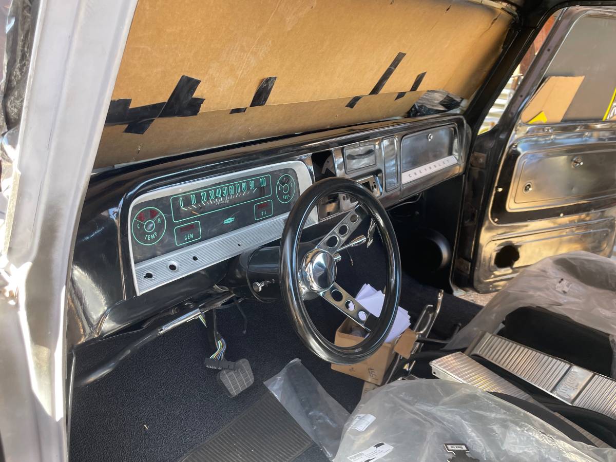 Chevrolet-Short-bed-step-side-1966-grey-20