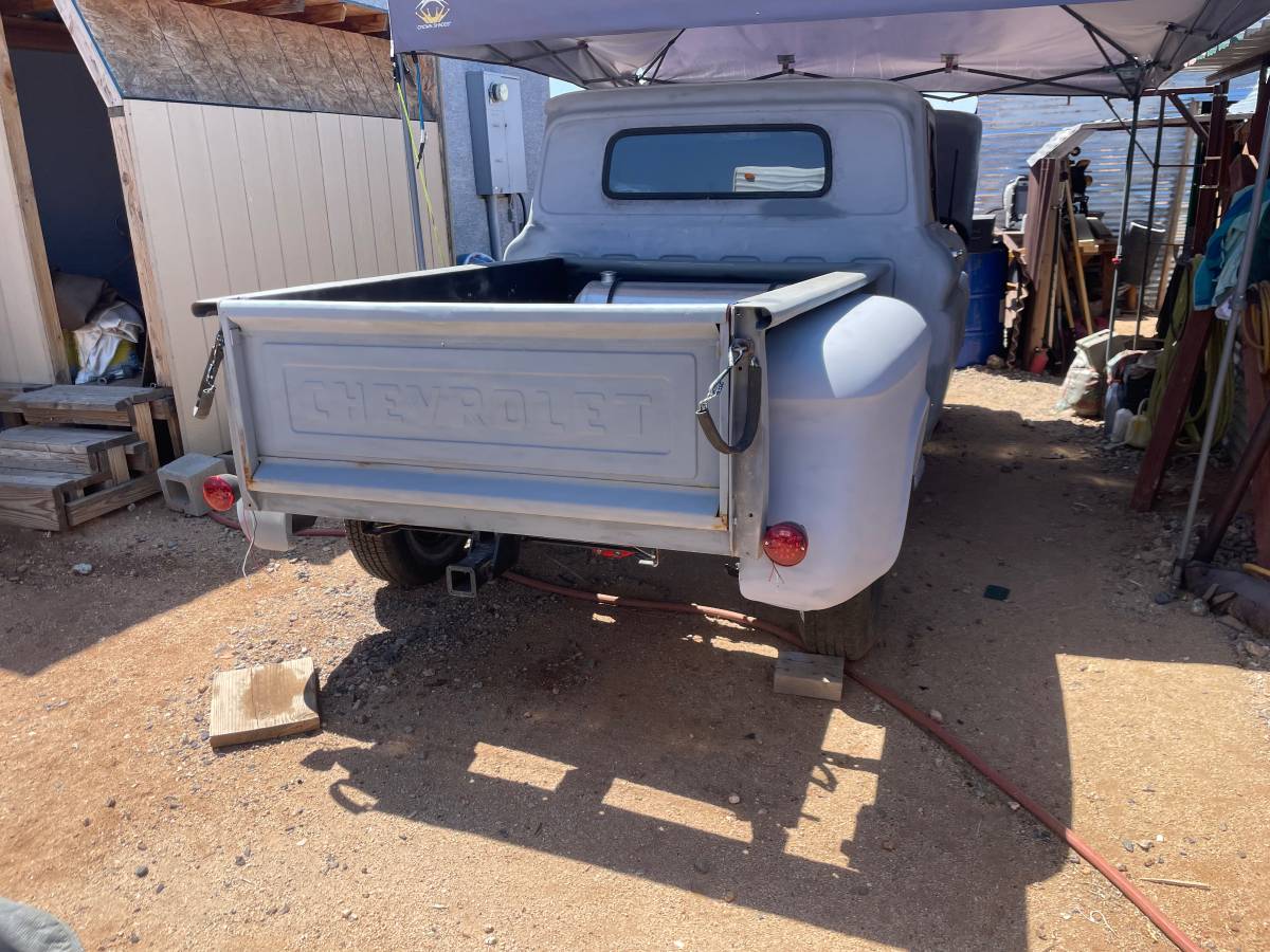 Chevrolet-Short-bed-step-side-1966-grey-22