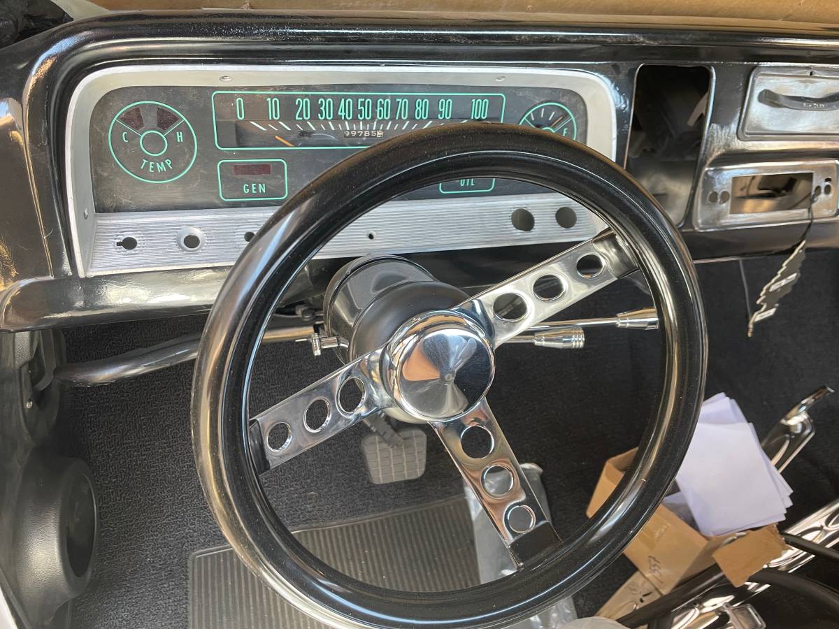 Chevrolet-Short-bed-step-side-1966-grey-3