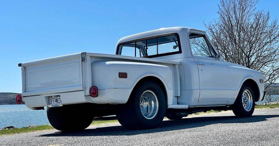 Chevrolet-Silverado-1500-1968-white-2