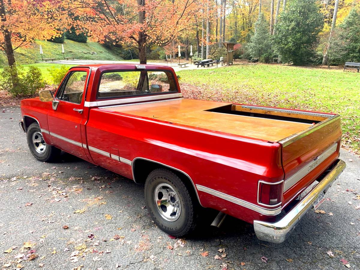 Chevrolet-Silverado-1500-1982-red-1