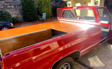 Chevrolet-Silverado-1500-1982-red-3