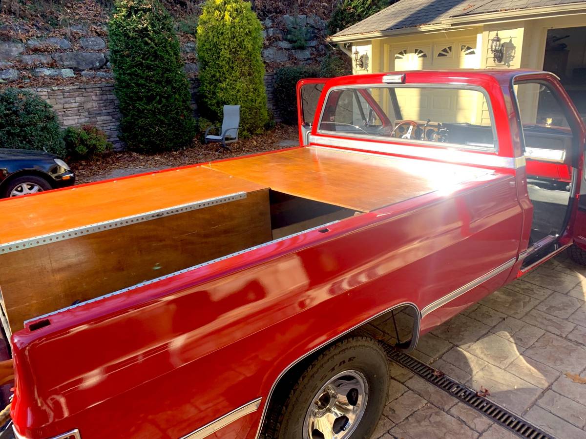 Chevrolet-Silverado-1500-1982-red-3