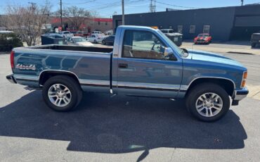 Chevrolet-Silverado-1500-1991-Standard-Cab-Pickup-1