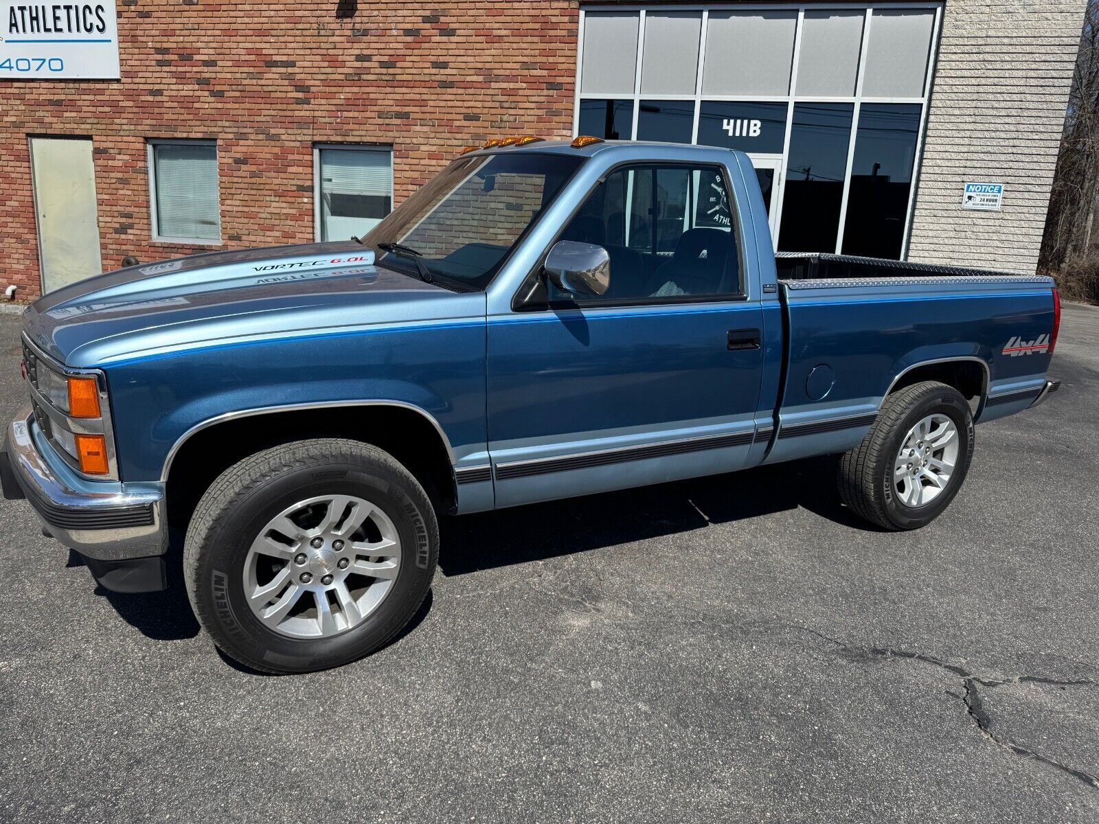 Chevrolet-Silverado-1500-1991-Standard-Cab-Pickup-3