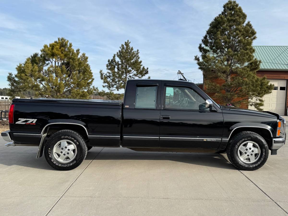 Chevrolet-Silverado-1500-1993-black-2