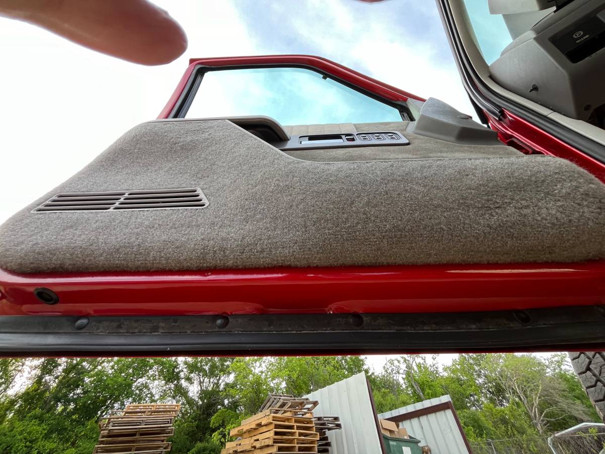 Chevrolet-Silverado-1500-1993-red-5