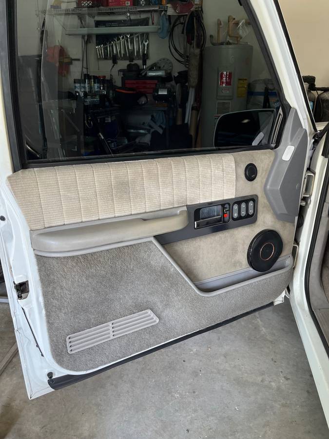 Chevrolet-Silverado-1500-1994-white-11