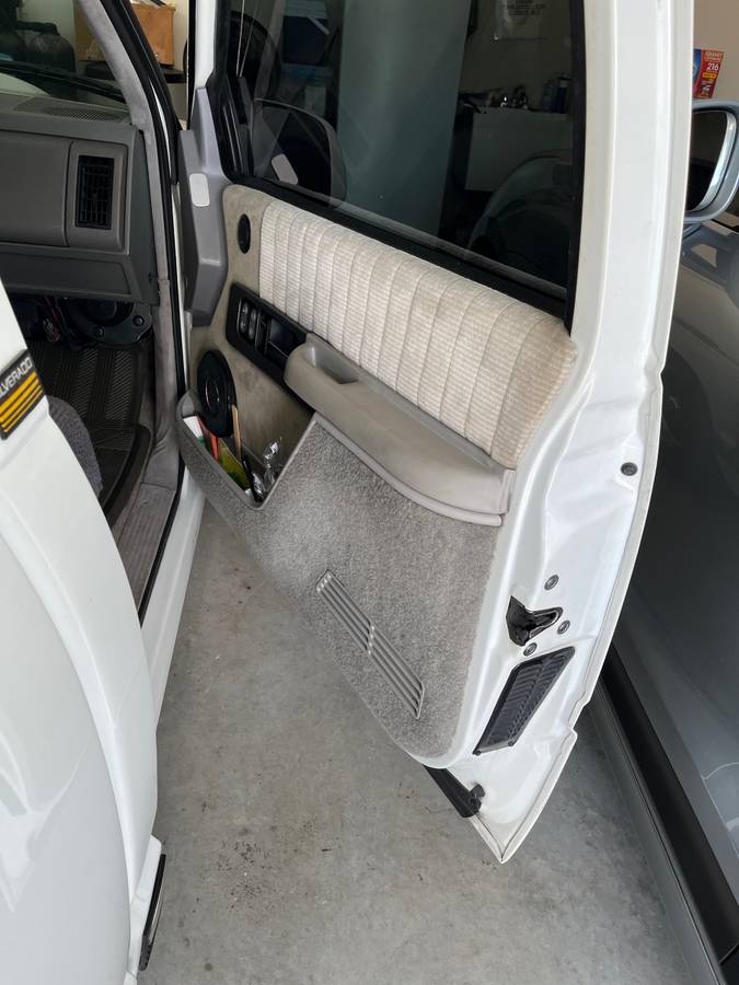 Chevrolet-Silverado-1500-1994-white-12