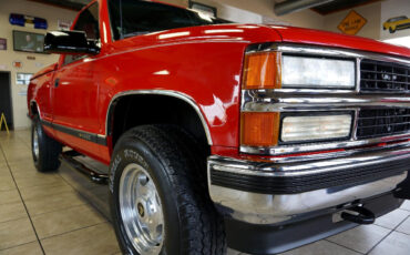 Chevrolet-Silverado-1500-1995-Classic-Car-12