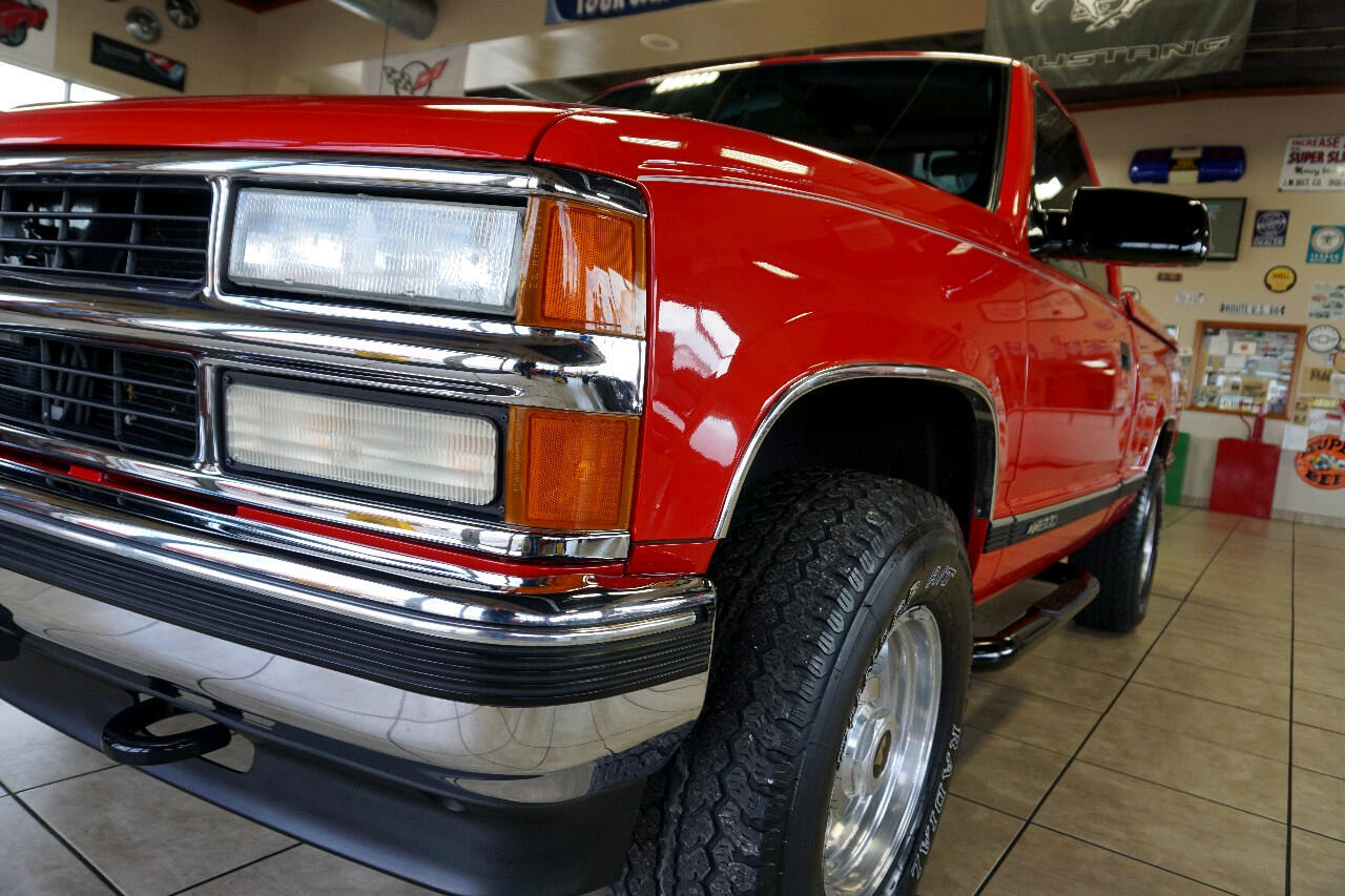 Chevrolet-Silverado-1500-1995-Classic-Car-14