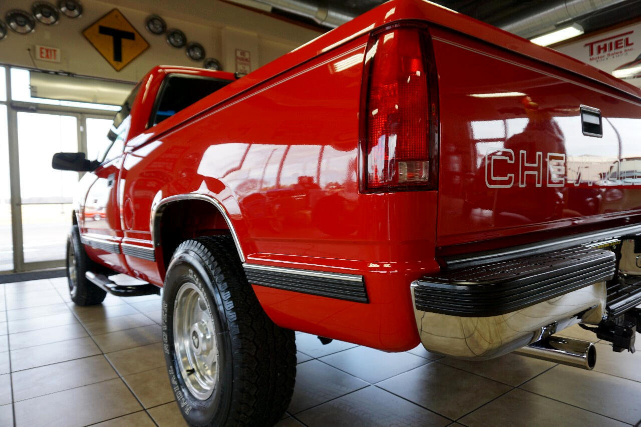 Chevrolet-Silverado-1500-1995-Classic-Car-15