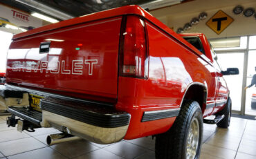 Chevrolet-Silverado-1500-1995-Classic-Car-16