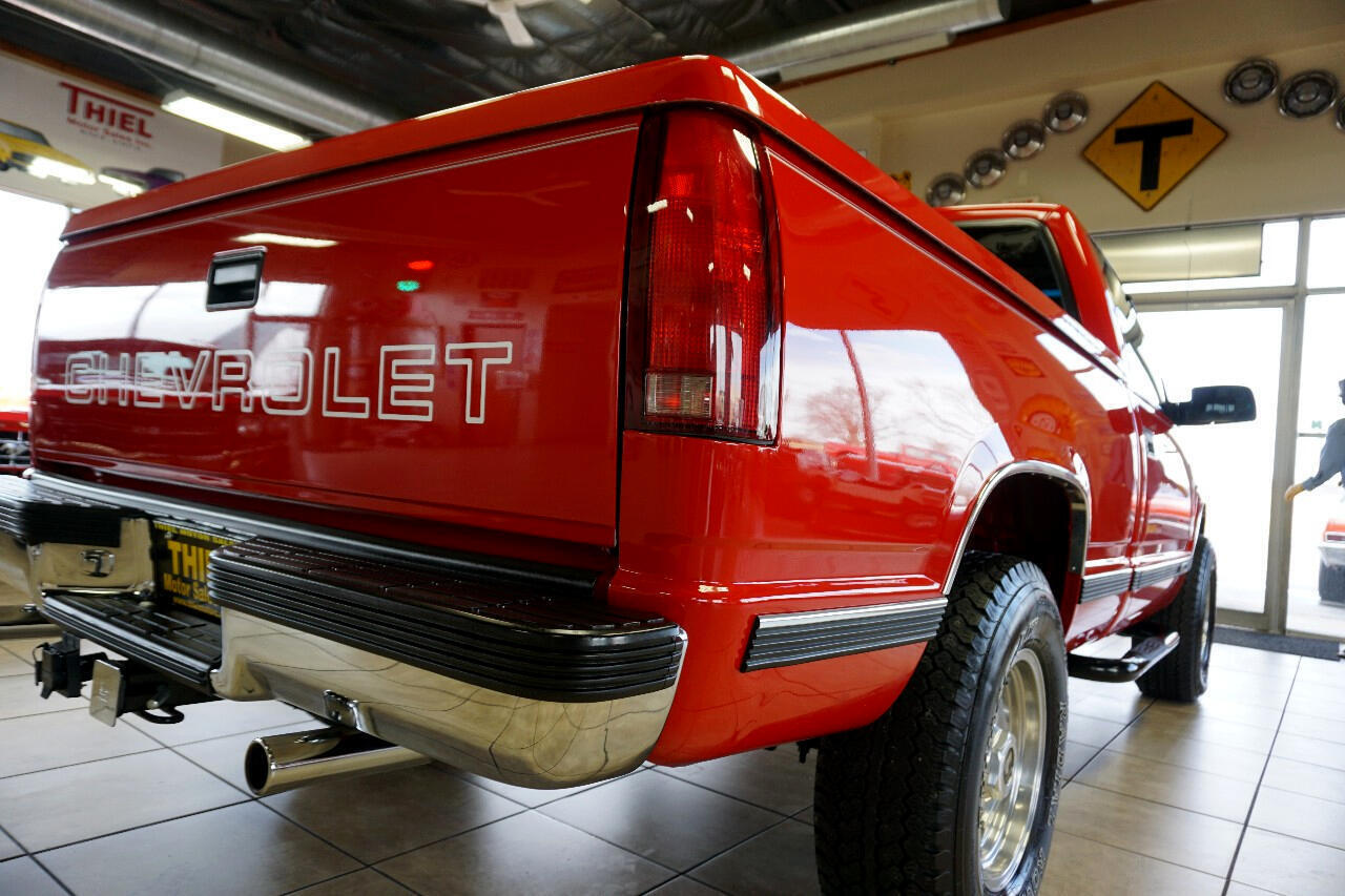 Chevrolet-Silverado-1500-1995-Classic-Car-16
