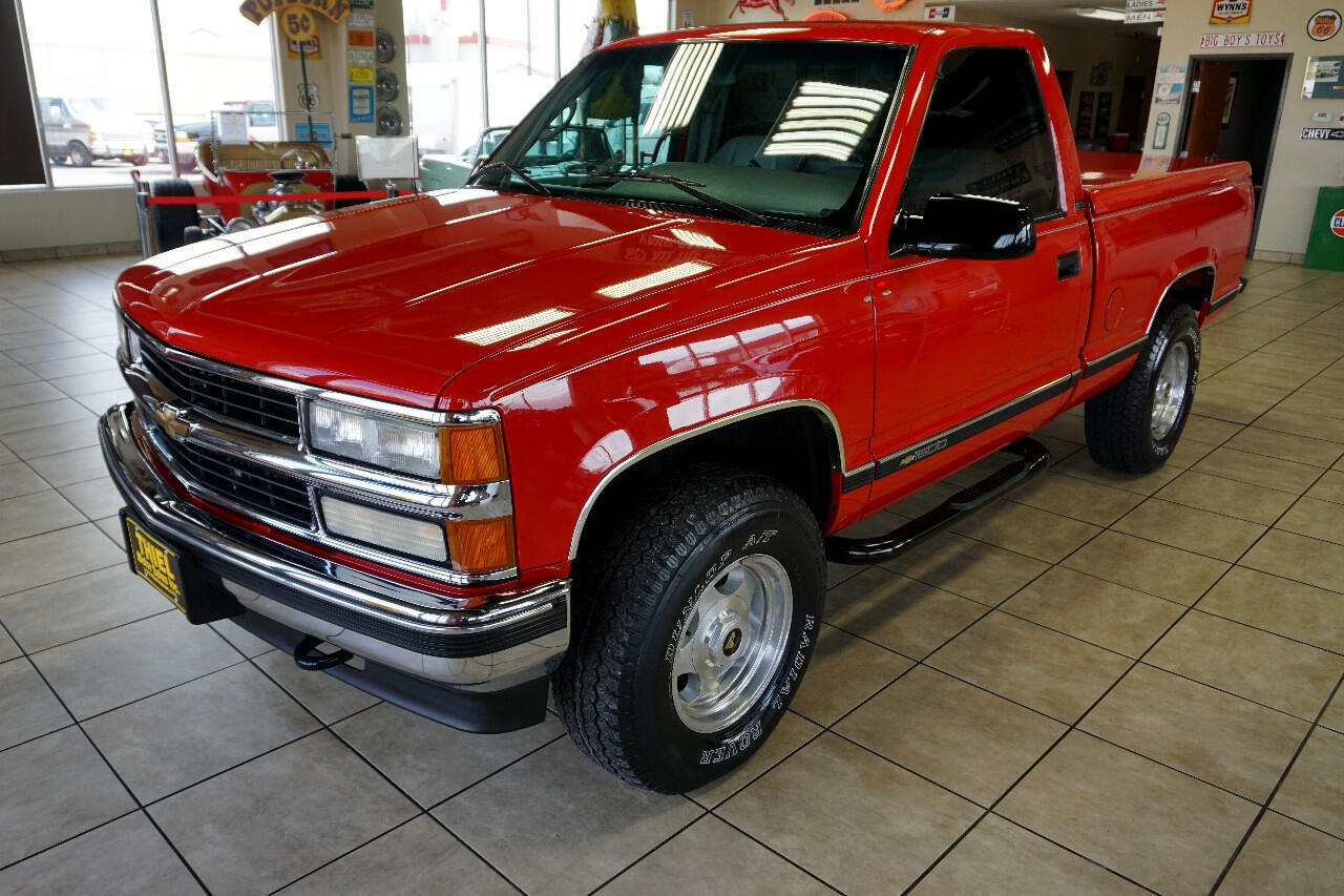 Chevrolet-Silverado-1500-1995-Classic-Car-2