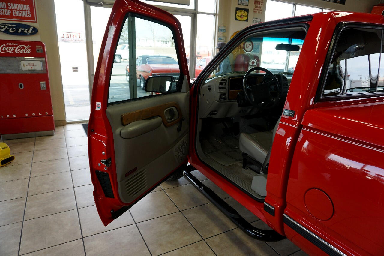 Chevrolet-Silverado-1500-1995-Classic-Car-20