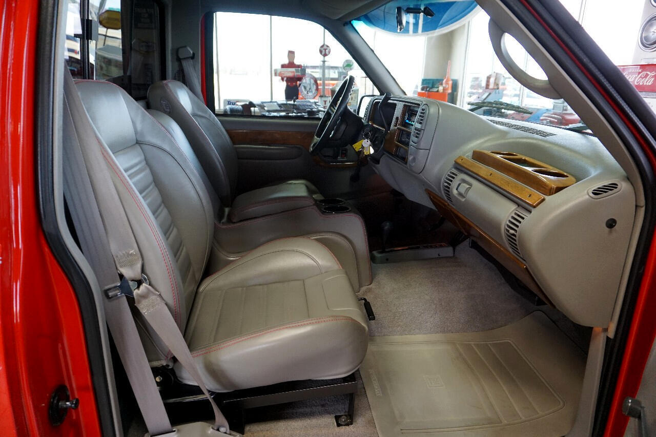 Chevrolet-Silverado-1500-1995-Classic-Car-24