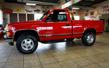 Chevrolet-Silverado-1500-1995-Classic-Car-3