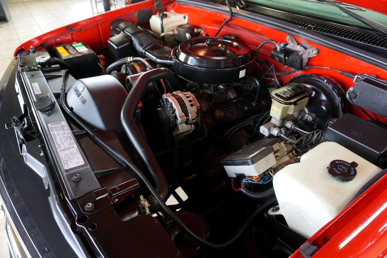 Chevrolet-Silverado-1500-1995-Classic-Car-30