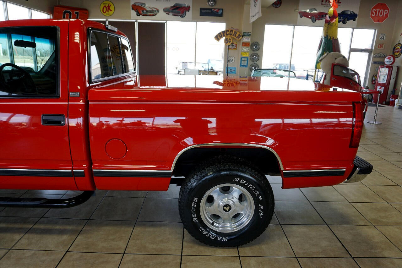 Chevrolet-Silverado-1500-1995-Classic-Car-37