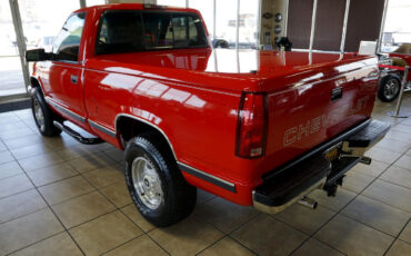 Chevrolet-Silverado-1500-1995-Classic-Car-5