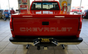 Chevrolet-Silverado-1500-1995-Classic-Car-6