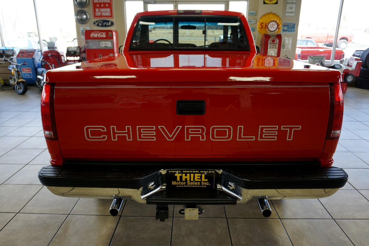 Chevrolet-Silverado-1500-1995-Classic-Car-6