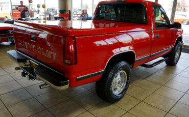 Chevrolet-Silverado-1500-1995-Classic-Car-8